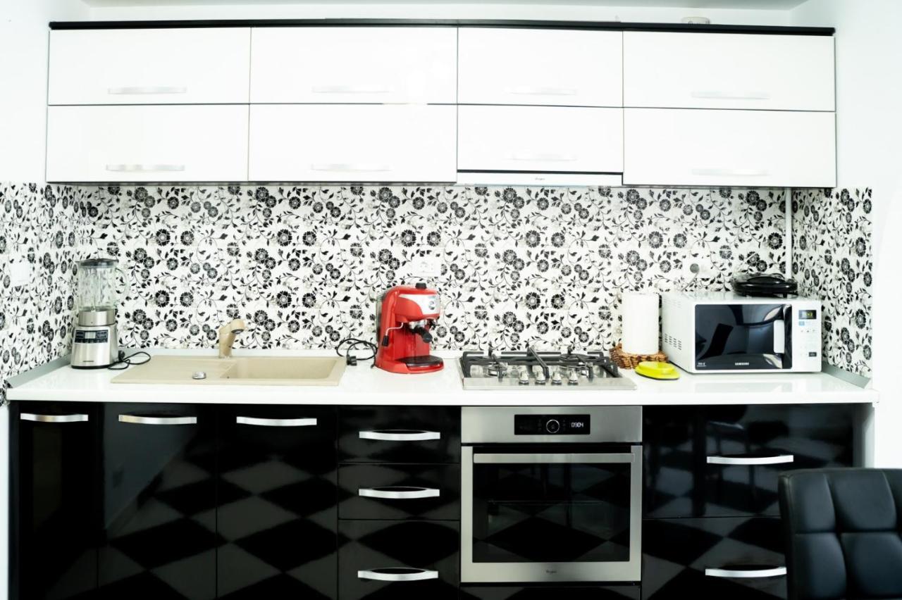 Apartament Luxury Leilighet Gura Humorului Eksteriør bilde